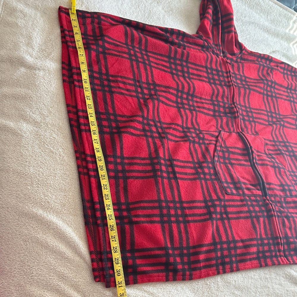 Le Moda Red and Black Plaid Hooded Poncho, One Size - Picture 3 of 9